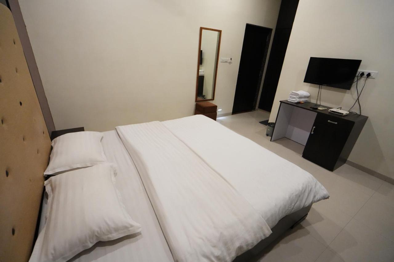 Hotel Ravi Residency Nadiād Exteriér fotografie