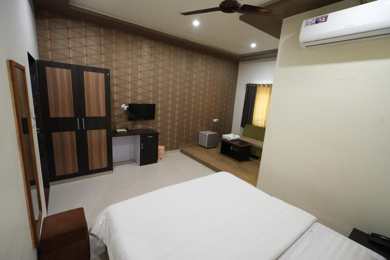 Hotel Ravi Residency Nadiād Exteriér fotografie
