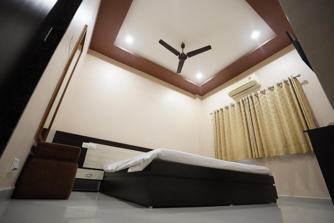 Hotel Ravi Residency Nadiād Exteriér fotografie